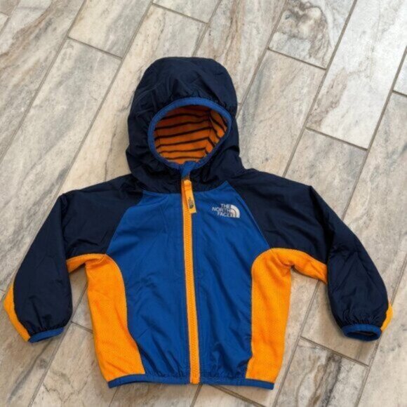 The North Face kids 6-12 months REVERSIBLE Unisex coat NEW - Picture 1 of 8